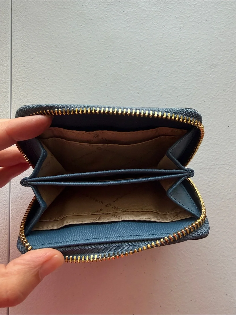 MICHAEL KORS Jet Set Small Zip Around Wallet